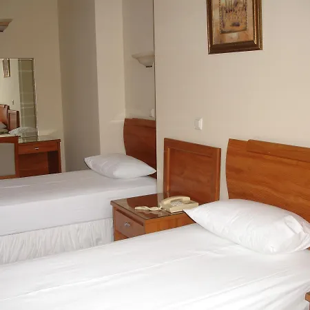 Otel αi Pigai *